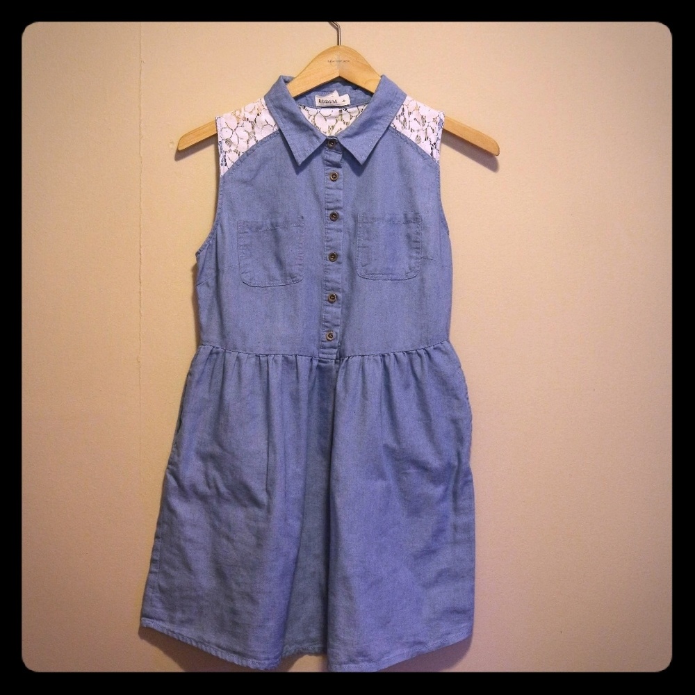Jean look dress with white lace